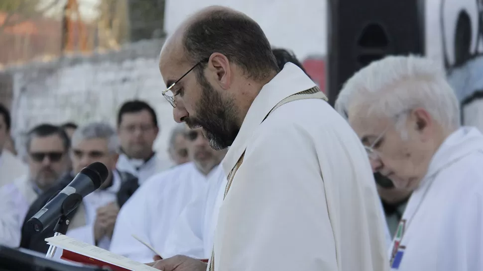 LUCHA DESIGUAL. El cura manifestó su impotencia con una cruda carta en las redes sociales. 