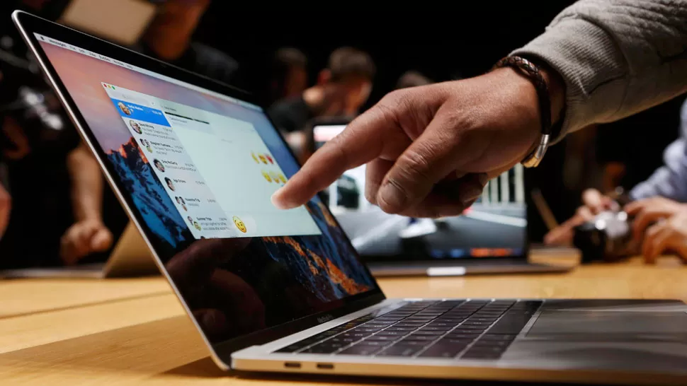 MACBOOK PRO. Un ejemplar de los modelos presentados en Cupertino. REUTERS