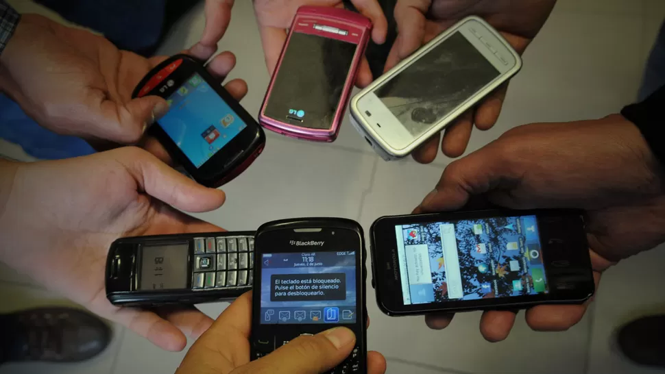 Celulares. ARCHIVO LA GACETA / FOTO DE JUAN PABLO SANCHEZ NOLI