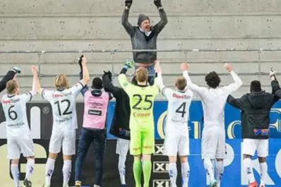 Video: jugadores festejaron con el único hincha que fue a verlos