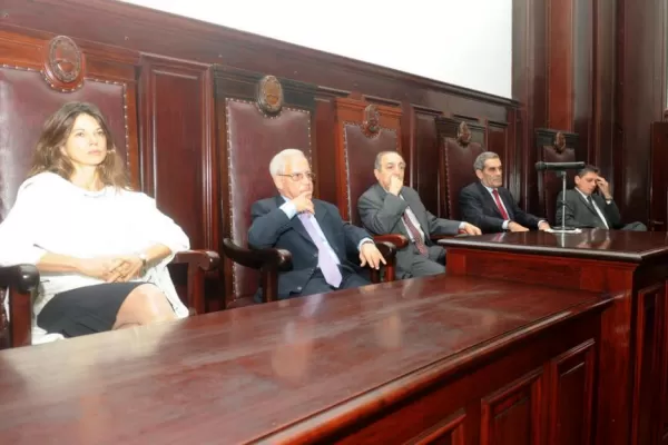 La Corte y Jiménez chocan por los ascensos