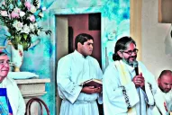 El padre Juan Viroche, un rebelde con causa que tenía pelo largo y andaba en moto