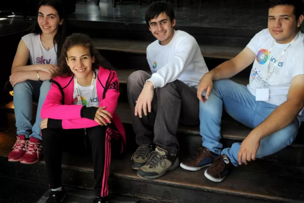 APORTES. Agustina Zingale, Sabrina Manduca, Agustín Sohn y Agustín Cantero compartieron el debate en el Congreso de la Nación. LA GACETA / FOTO DE ANALÍA JARAMILLO.-