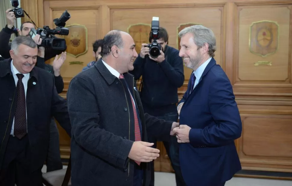 EN CASA ROSADA. El 19 de mayo, Manzur se reunió con el ministro Frigerio y 18 intendentes tucumanos. presidencia