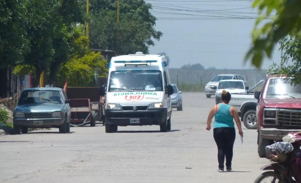 PARA URGENCIAS. La ambulancia dominio NDT-949 ya circula por Arcadia, tras pasar dos años en un galpón. LA GACETA / FOTO DE Osvaldo Ripoll