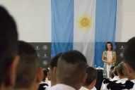 La ex policía que descubrió la valija de Antonini Wilson da charlas a cadetes