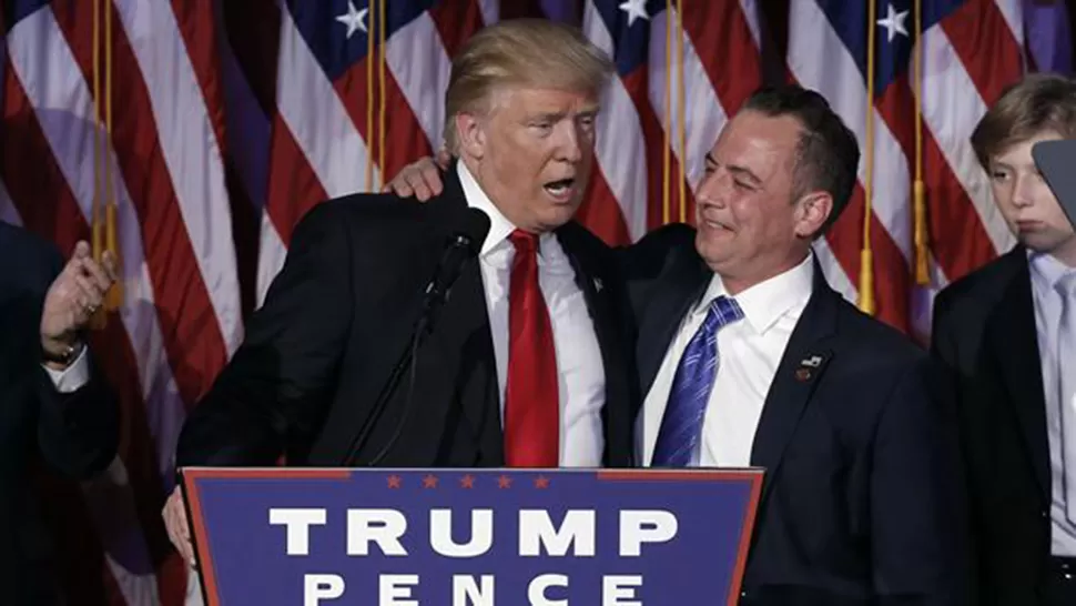 HOMBRE DE COFIANZA. Trump y Priebus, la noche de la victoria. FOTO TOMADA DE LANACION.COM.AR