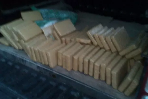 Desde un avión arrojaron 150 kilos de marihuana
