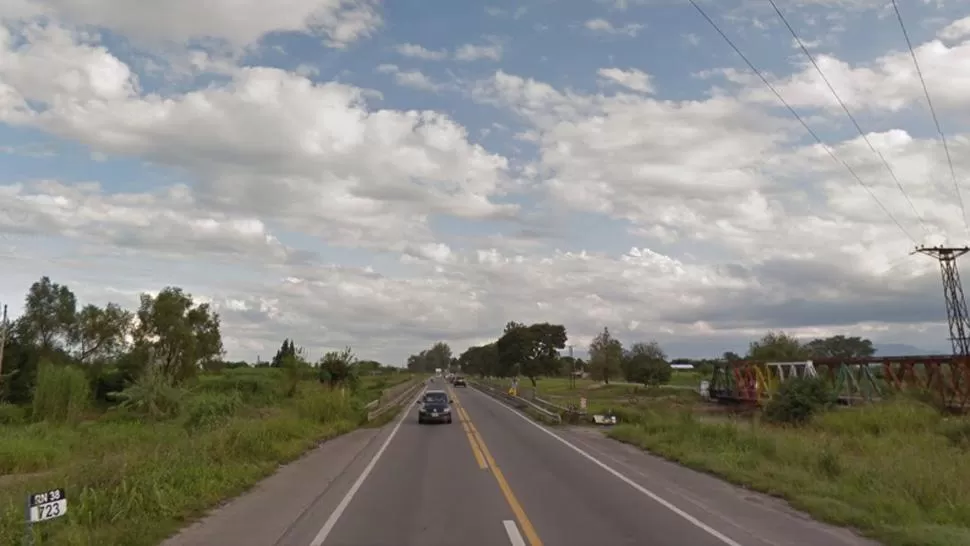 TRAGEDIA EN LA RUTA. Una mujer de 25 años perdió la vida a metros del puente de Río Chico. FOTO TOMADA DE MAPS.GOOGLE.COM