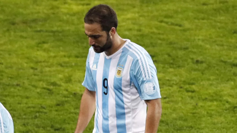 Luego de las críticas, Higuaín rompió el silencio en Twitter