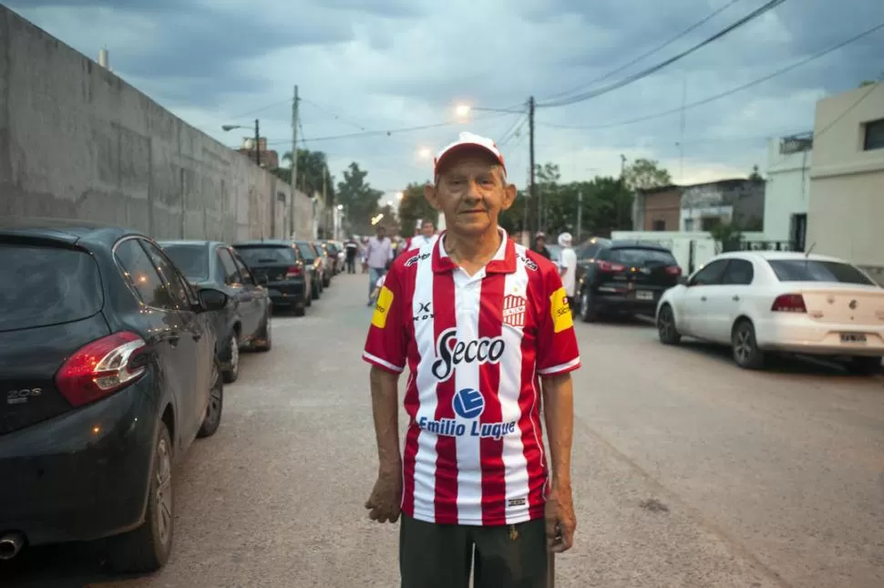 TODA UNA VIDA. José tenía 6 años cuando empezó a ir a la cancha. Hoy tiene 70. 