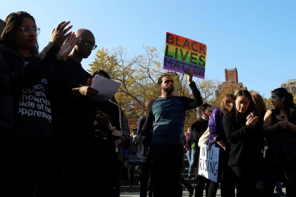 NEW YORK UNIVERSITY. Un alumno llevó en cartel en la protesta de ayer Reuters