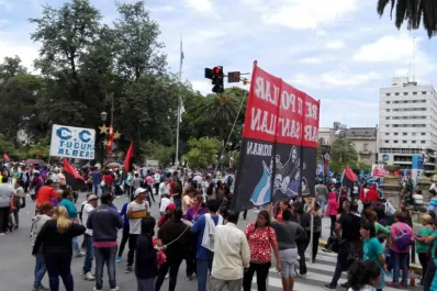 Estatales y organizaciones sociales protestaron en plaza Independencia