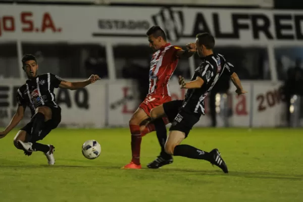 Central Córdoba y San Martín terminaron en cero