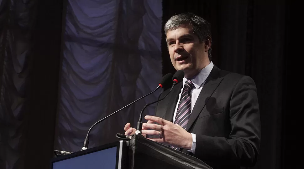 POSICIÓN. Marcos Peña, jefe de Gabinete nacional, en una conferencia. ARCHIVO.