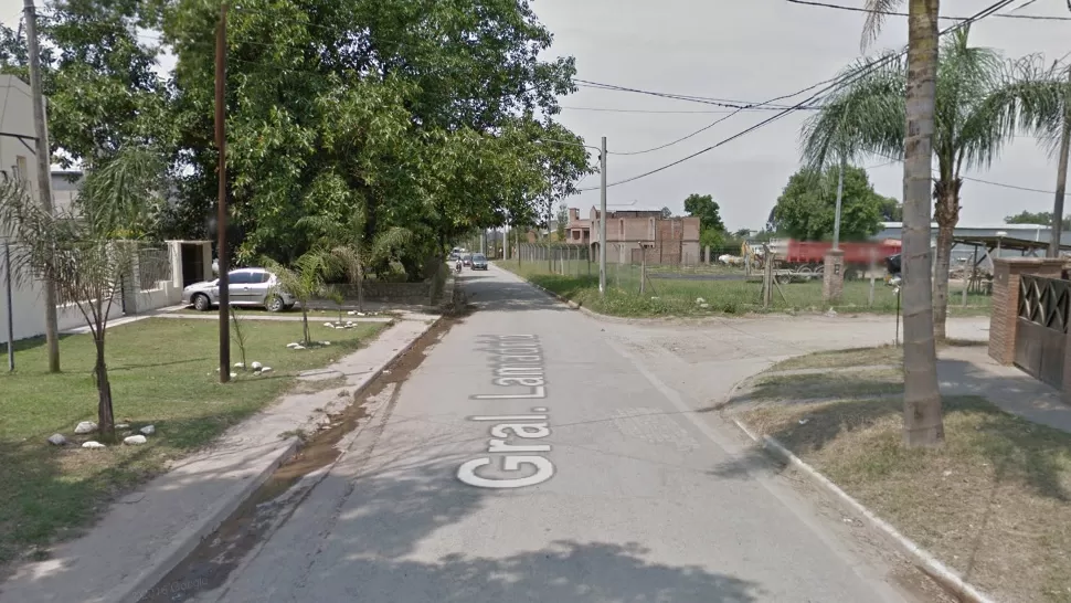 Tiró una tapia, violentó una puerta y se instaló en una casa que dijo que le pertenece