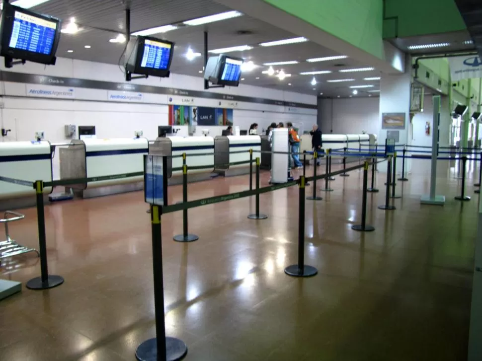 CAMBIO DE IMAGEN. El aeropuerto Teniente Benjamín Matienzo cerrará durante tres meses para concretar obras de remodelación integral. la gaceta / Foto de José Nuno (archivo)