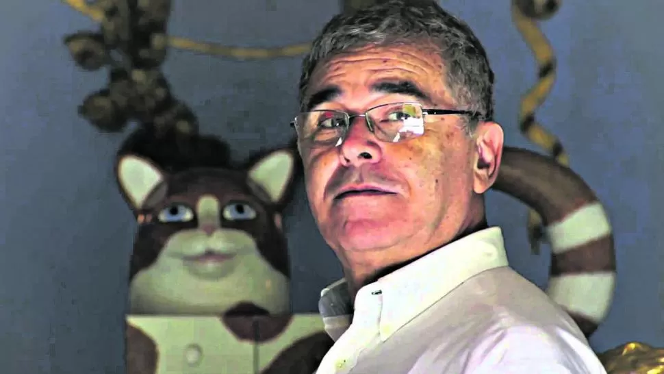 LA REFLEXIÓN. “Soy autodidacta; no tengo diploma de pintor, ni de arquitecto, ni de diseñador, ni de nada. Me acuerdo de que cuando se lo dije a Romero, él me contestó: ‘Le Corbusier tampoco tenía título de arquitecto. Lo único que importa son las ideas’”. 