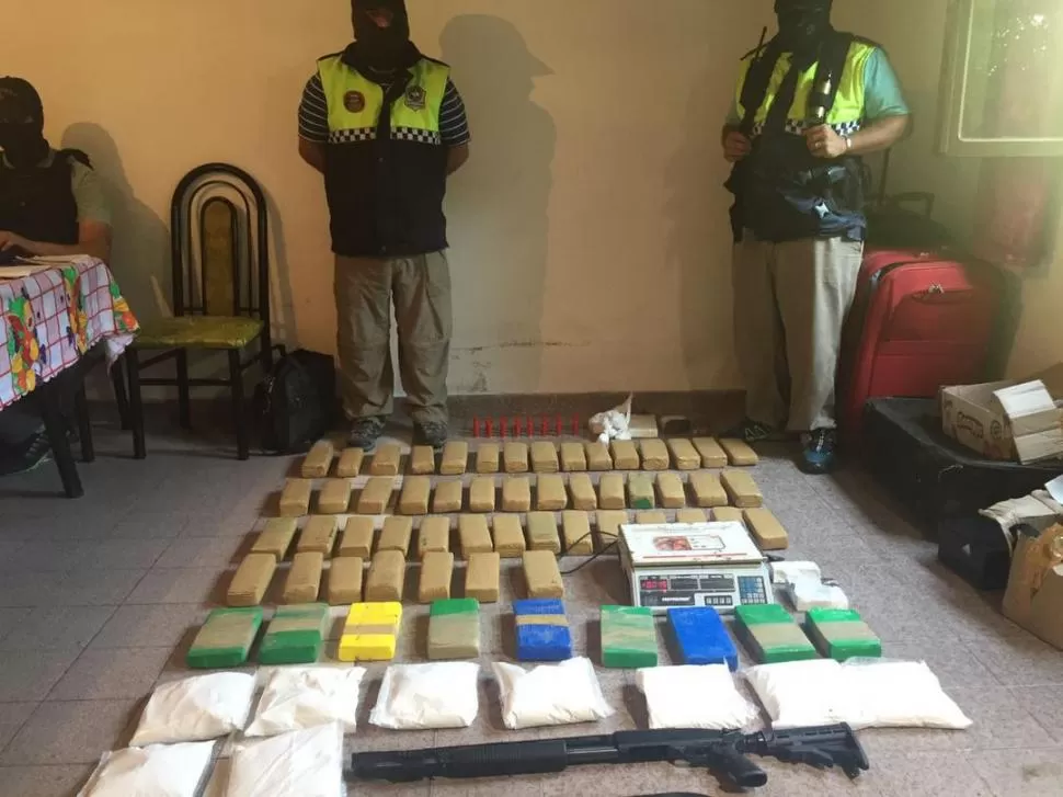 UN EXITOSO OPERATIVO. Personal de la Digredrop secuestró más de 160 kilos de drogas al desbaratar el grupo que sería liderada por el “Gordo Vaca”.  