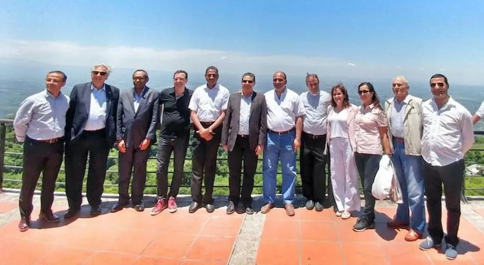 FINAL DE LA VISITA. Representantes de países árabes recorrieron ayer distintos lugares turísticos de nuestra provincia. comunicación pública