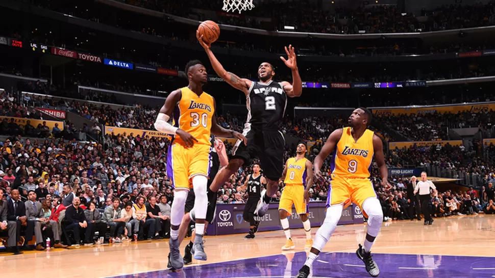 DUELO TEXANO. Spurs visitará a Mavericks, en el cruce entre dos de los equipos con jugadores argentinos de la liga. FOTO TOMADA DE NBA.COM/SPURS