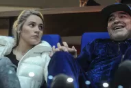 Maradona alienta a Argentina y hace su propio show en las tribunas