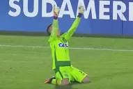 Los hinchas de Chapecoense se lamentaron por la pelota de Angeleri que no entró