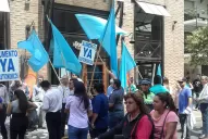 Los gastronómicos amenazan con cortar rutas si los empresarios no reabren la negociación