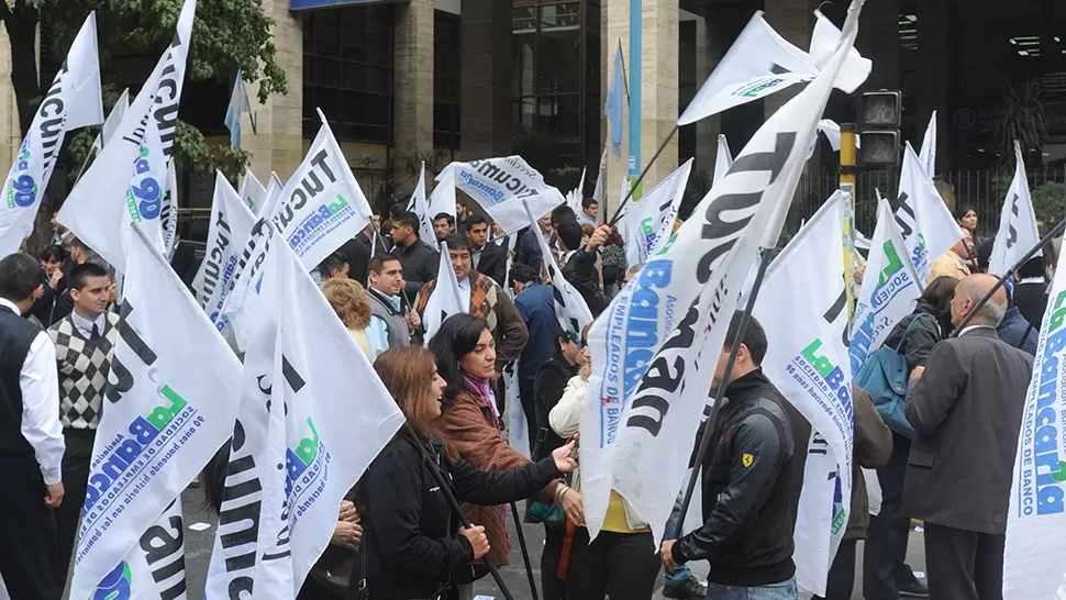 El martes no habrá atención en los bancos por tres horas