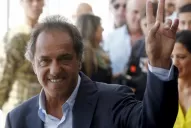 Un viaje de Scioli con una modelo habría sido pagado por el gobierno bonaerense