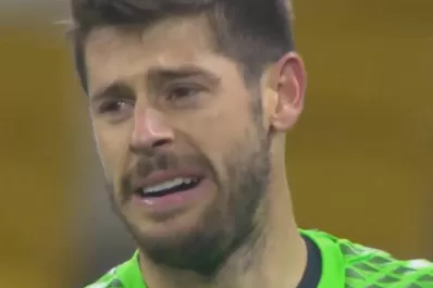 Le metieron el cuarto gol y se largó a llorar