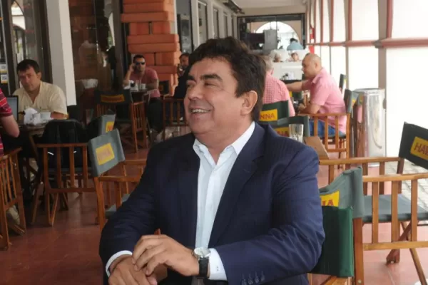 Espinoza cree que el PJ se unirá y que le ganará a Macri en 2017