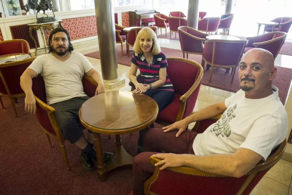 RESPONSABILIDAD COMPARTIDA. Luciano Delprato, Ana Seoane y Carlos Werlen son el jurado de la 32° Fiesta Provincial de Teatro, que finaliza hoy. LA GACETA / FOTO DE JORGE OLMOS SGROSSO.-