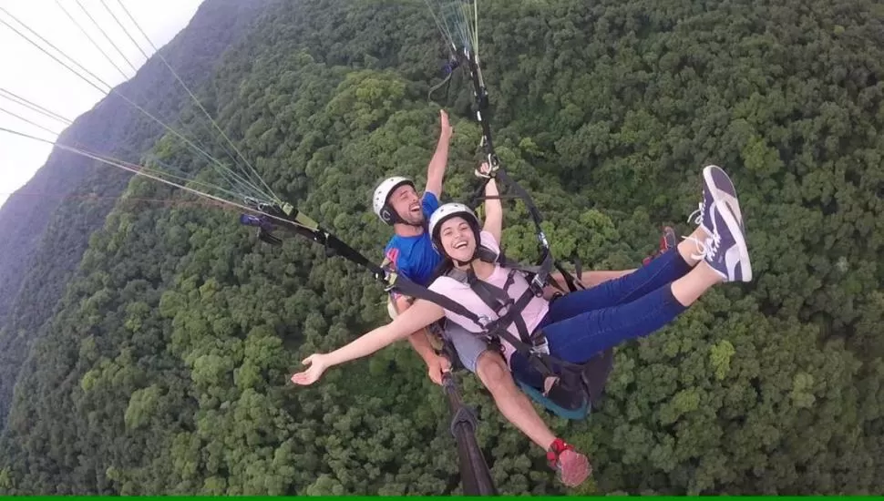   -VUELO Y AVENTURA EN LOMA BOLA.-