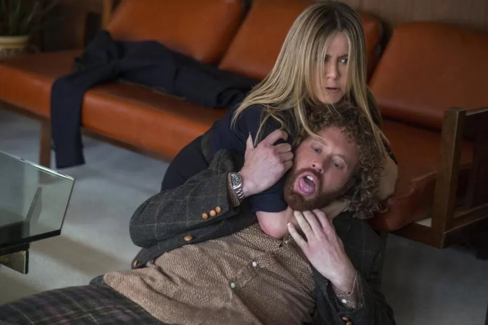 -HERMANOS EN CONFLICTO. Jennifer Aniston y T. J. Miller son los contendientes centrales de esta comedia.- 