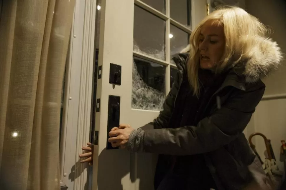 ATERRORIZADA. El personaje de Watts enfrenta situaciones extremas.  