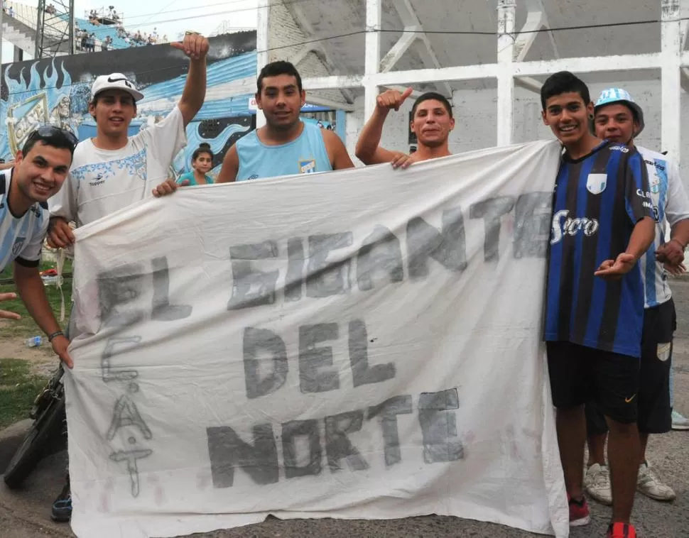 FUTURO TEXTO. La próxima bandera de Brian dirá “el Gigante de América”, y estará dedicada a los “primos” de Ciudadela. hgfs