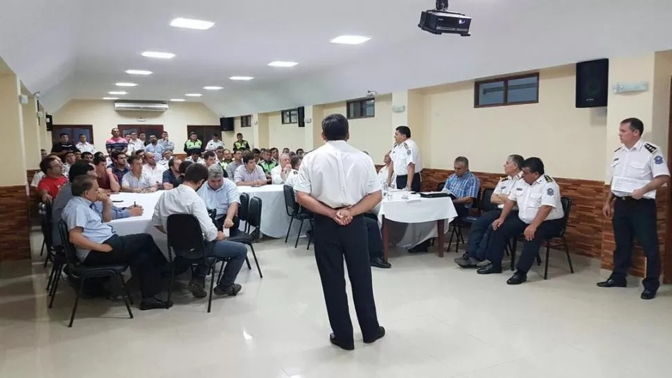 PRESENTACIÓN. Los jefes policiales dan detalles del operativo. 
