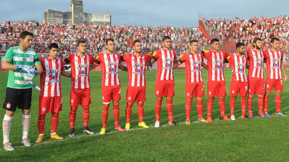 SUMAR. Los Santos buscarán su segunda victoria como visitantes en el campeonato. ARCHIVO LA GACETA / FOTO DE HÉCTOR PERALTA