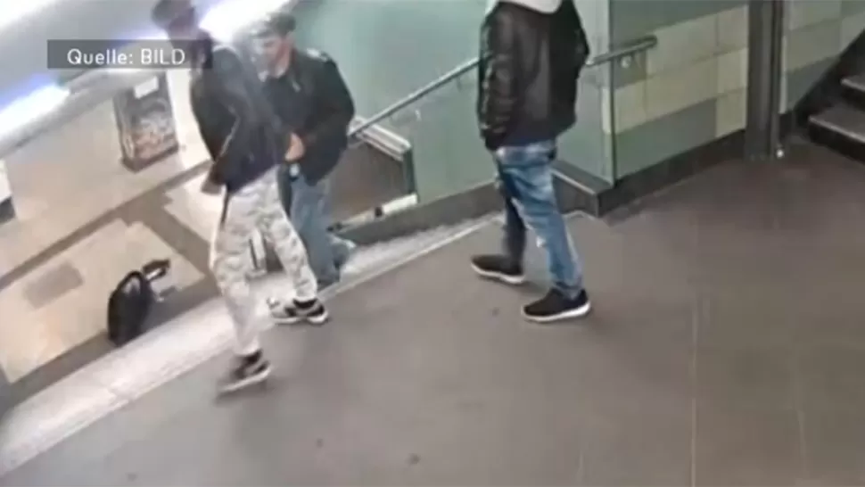 Filman la cobarde agresión que sufrió una mujer en Alemania