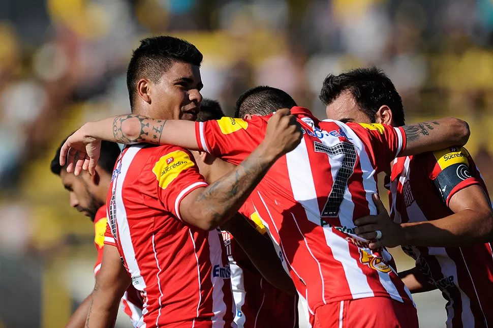 El festejo por el gol de penal anotado por Lentini.
FOTO DE MATÍAS NÁPOLI ESCALERO/ESPECIAL PARA LA GACETA 