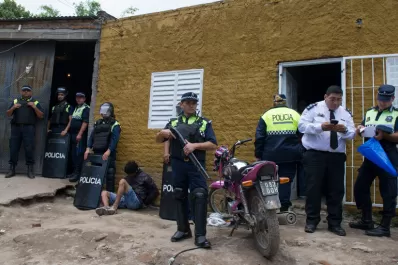 Secuestraron drogas, armas y dinero en Villa 9 de Julio