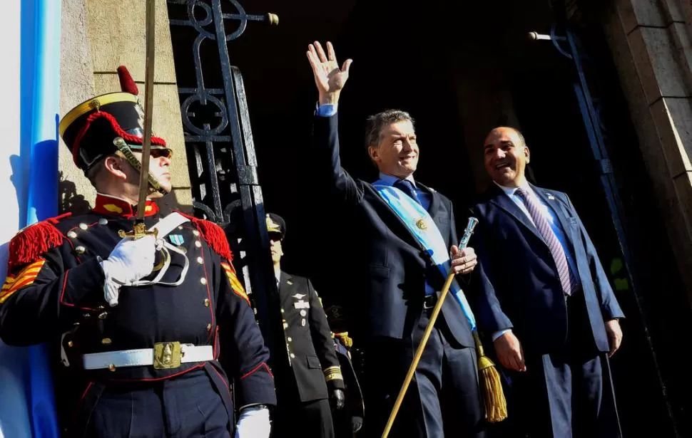 9 DE JULIO. El Presidente y el gobernador encabezaron las conmemoraciones. reuters