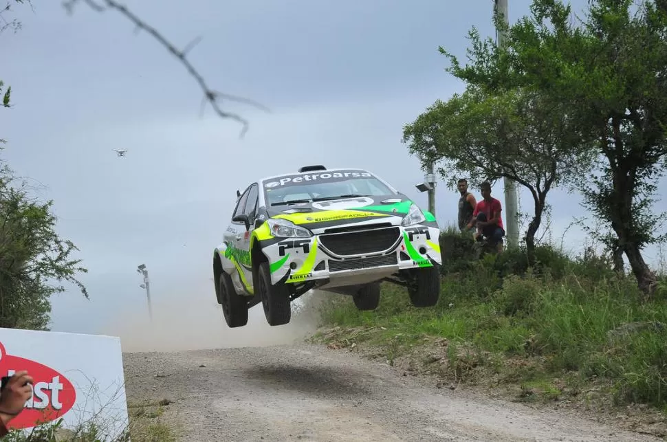 CON VUELO PROPÍO. Gerónimo Padilla no quiere depender de nadie para ser campeón. FOTO MARCELINO MERCADO / DIARIO DE RALLY 