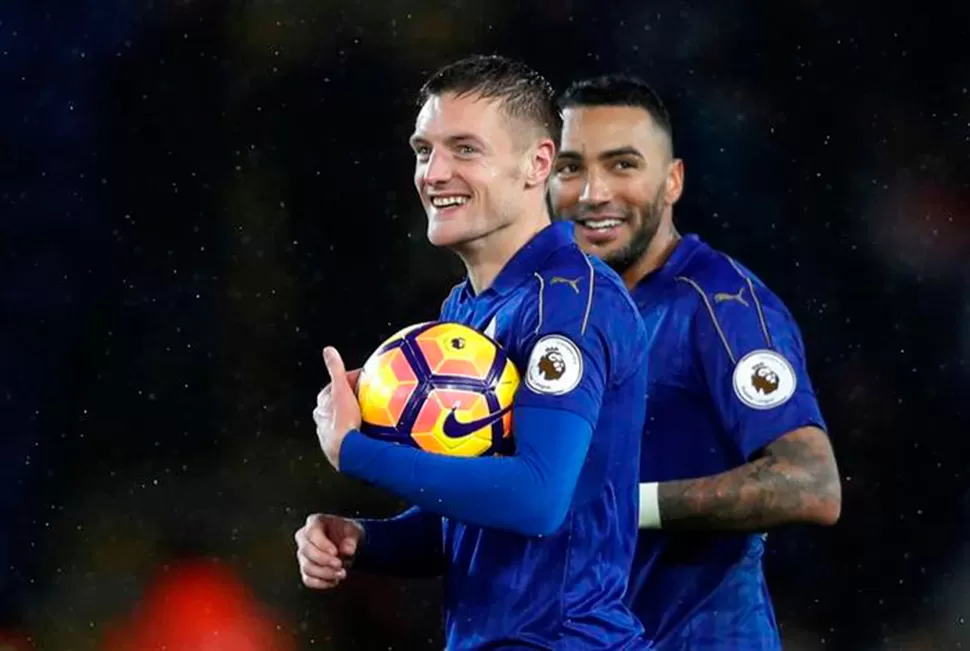 Con tres goles de Vardy, Leicester le ganó al Manchester City