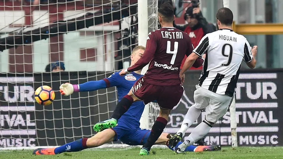 IMPARABLE. Higuaín acumula nueve gritos esta temporada y mantuvo a Juventus puntero del campeonato. REUTERS