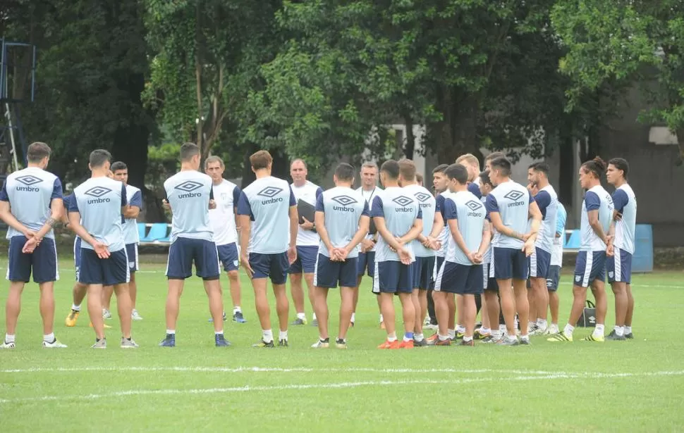 EN ACCIÓN. Durante esta semana, Lavallén entrenó a sus nuevos jugadores por primera vez e intentó darles algo de sus pensamientos futbolísticos. Igualmente, repitió el equipo que ganó ante Godoy Cruz.  la gaceta / foto de Antonio Ferroni