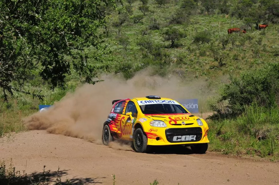 TIENE LA CHANCE. Hasta aquí, Tomás García Hamilton va por buen camino con el Fiat Palio. FOTOS DE MARCELO MERCADO / DIARIO RALLY 