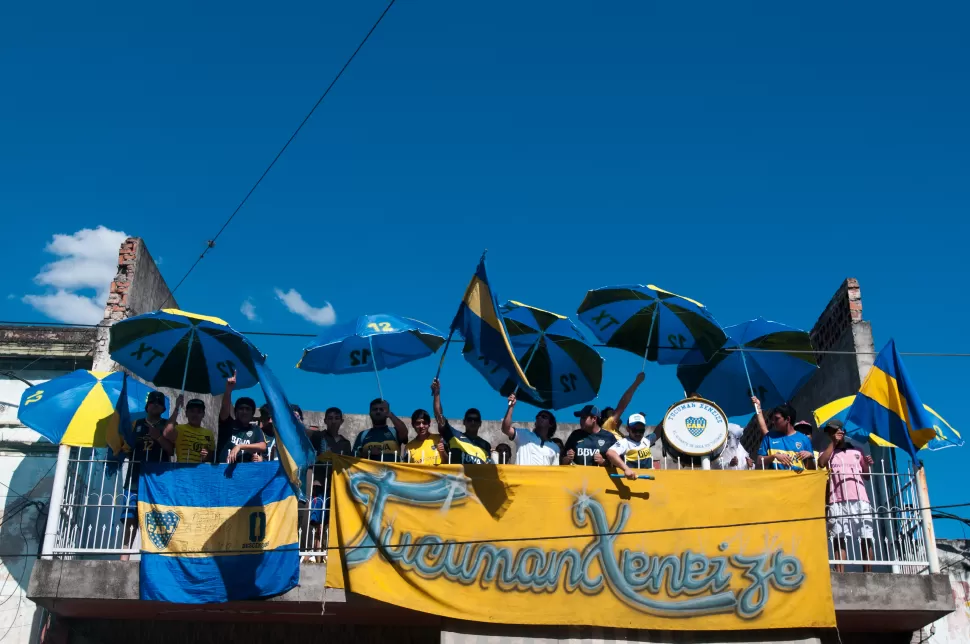 Siguen de festejos. Los hinchas de Boca se convocaron para las 17 en el parque 9 de Julio.
FOTO DE LA GACETA/DIEGO ARÁOZ