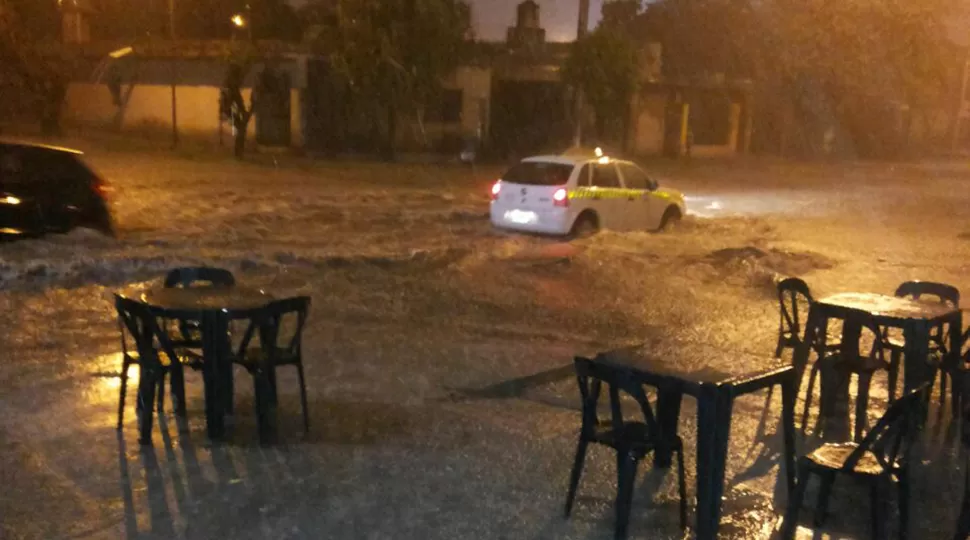 BANDA DEL RÍO SALÍ. FOTO ENVIADA POR UN LECTOR A TRAVÉS DE WHATSAPP